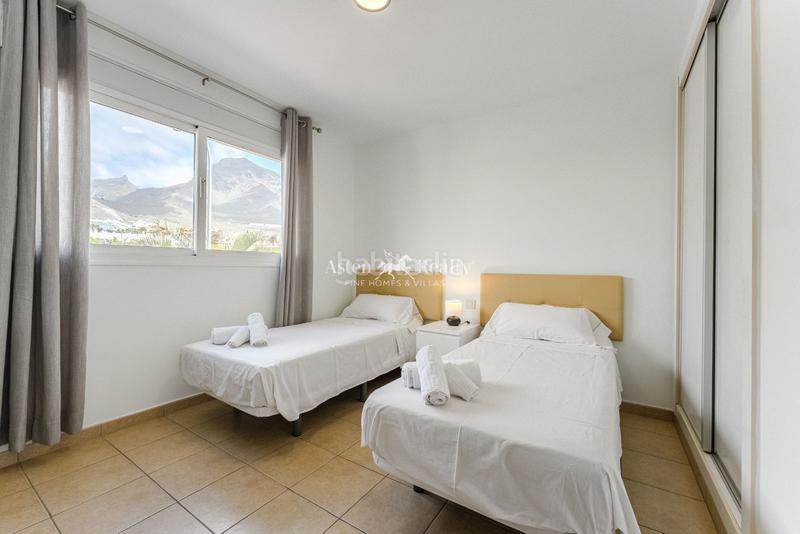 Foto 2f7c5482-ba0a-4291-99a6-6c3cb75a5157. Reihenhaus mit heizung parking pool in Playa Fañabé Alto Adeje