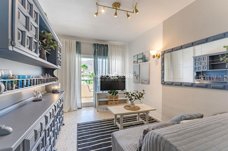 Foto 103509fa-d609-4274-afa0-98ab94ee97c9. Apartamento en juan carlos i 40 en Los Cristianos en Arona