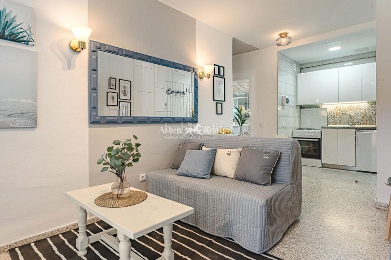 Foto 3a2b4ba3-656f-4b92-a1ee-d69476057710. Apartamento en juan carlos i 40 en Los Cristianos en Arona
