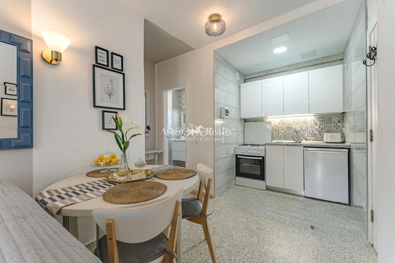 Foto 716ea3b7-3abf-4bff-a9a9-6d4b84c63e13. Apartamento en juan carlos i 40 en Los Cristianos en Arona