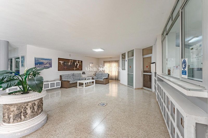Foto aa843243-10d0-4d6b-90cc-cdbc5d989b95. Apartamento en juan carlos i 40 en Los Cristianos en Arona