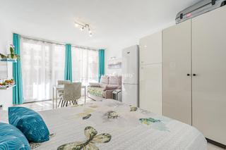 Estudio  Venezuela. Estudio reformado con balcón soleado a 500 metros del mar  ideal