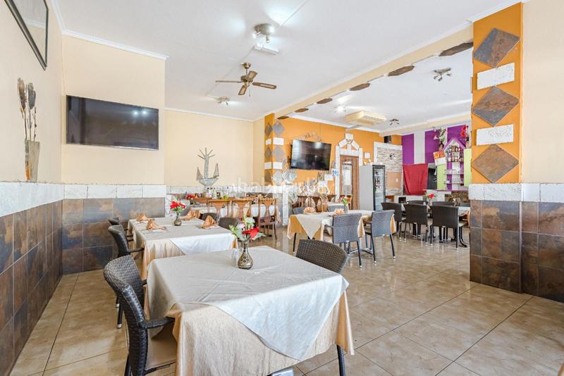 Foto fba56a05-fc60-4a01-bf35-8178f3fd010b. Local commercial dans Playa de las Américas Arona