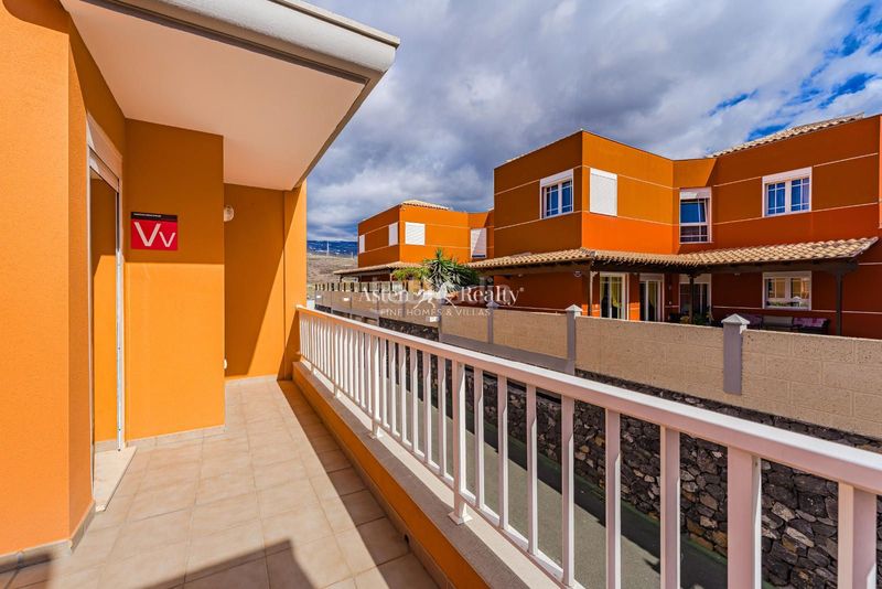 Foto 3a385c72-d37a-4d69-b34d-f6df09e0543c. Casa amb aparcament piscina a Los Cristianos Arona