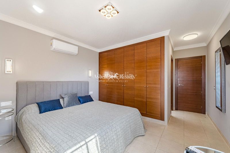 Foto a96a2122-de5f-4d42-b252-fa656487d207. Casa amb aparcament piscina a Los Cristianos Arona