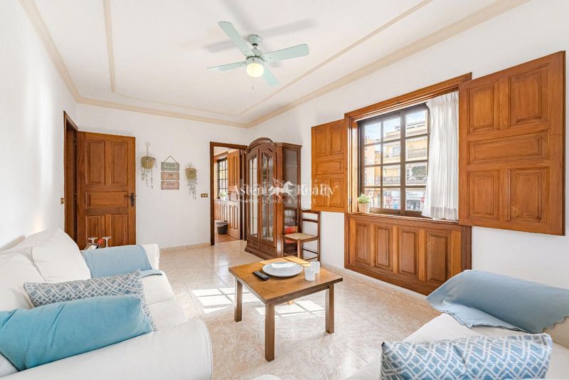 Foto 020014dc-ae04-4f88-be7d-f37a1f2577b0. Casa a Playa de San Juan Guía de Isora