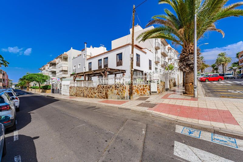 Foto 25e5f1e6-d08b-488f-9b5c-62e826a3b349. Casa a Playa de San Juan Guía de Isora