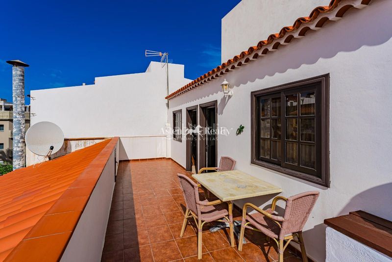 Foto 4fd7d34a-6496-4a3b-b6a0-8d18c0ec6a51. Casa a Playa de San Juan Guía de Isora