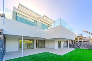 Casa  Luxemburgo. Villa de lujo con 6 habitaciones y vistas al mar en siam  costa