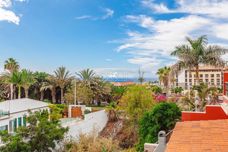 Foto 5a6ce1b4-769f-4be2-8d8e-d1f0338fe689. Casa adossada amb aparcament piscina a Playa del Duque Adeje