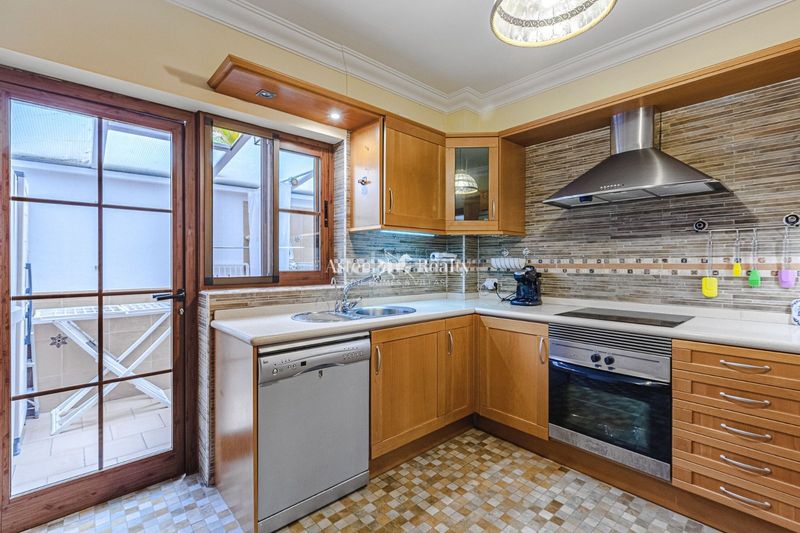 Foto e5a294b3-29a8-4b04-b95d-d0584b1d6459. Casa adossada amb aparcament piscina a Playa del Duque Adeje