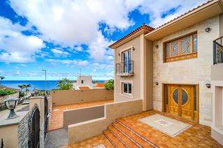 Maison  Jose maria benitez toldo. Exclusiva villa de nueva construcción en garachico con vistas al