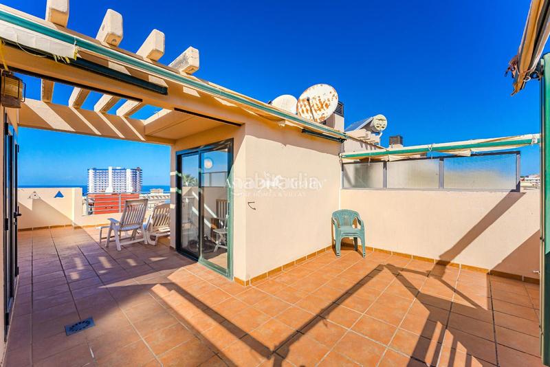 Foto 7ef6624e-681a-4d30-a858-460db6e29f26. Casa a schiera con parcheggio piscina in Callao Salvaje - Playa Paraíso Adeje