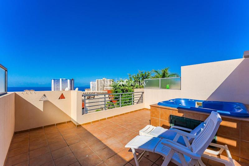 Foto c1281aff-80fb-41c6-a76a-ac2c062fe6c4. Casa a schiera con parcheggio piscina in Callao Salvaje - Playa Paraíso Adeje