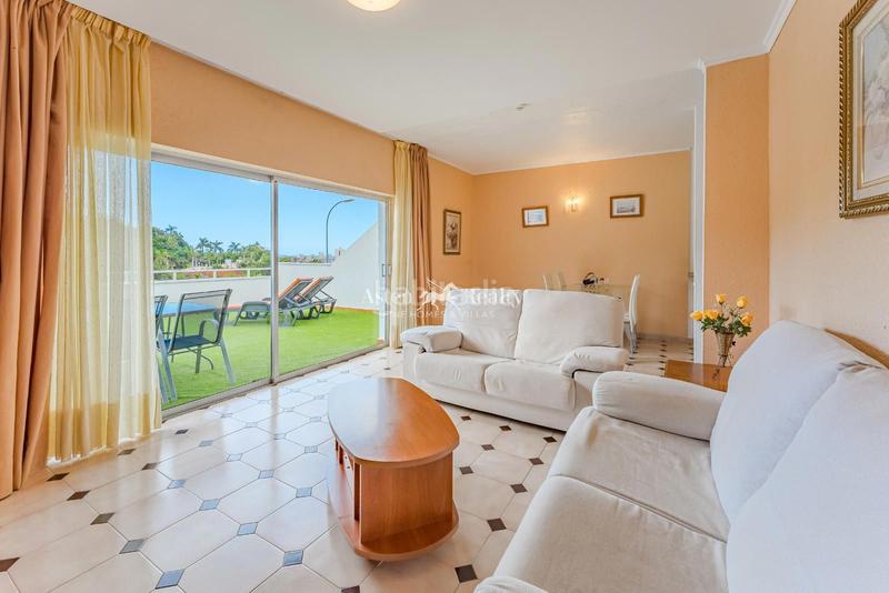 Foto bfd00f66-ba97-4005-8e80-0b2c103a2ac4. Apartament amb piscina a San Eugenio Alto Adeje