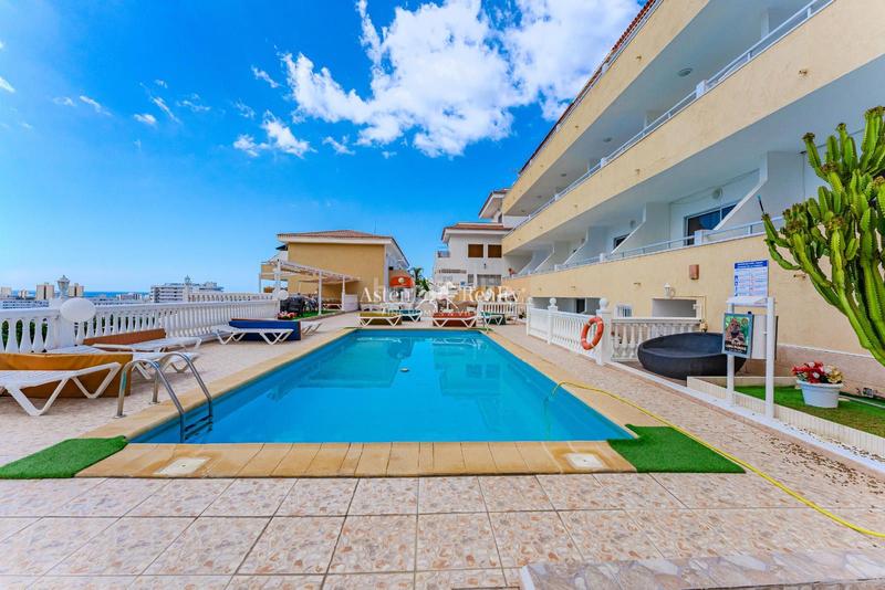 Foto f9d8b06c-cc95-4e3e-8d9d-2c56400886d8. Apartament amb piscina a San Eugenio Alto Adeje