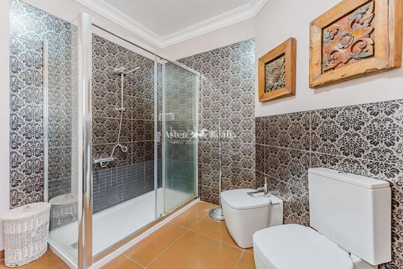 Foto 19b1eaf7-05af-4b87-bfb5-5948f2988d75. Casa amb aparcament piscina a Los Cristianos Arona