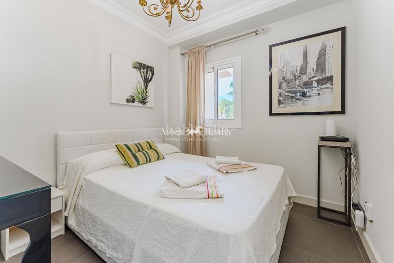 Foto 75736daa-0feb-426a-b4d4-6a33989b2cda. Casa amb aparcament piscina a Los Cristianos Arona