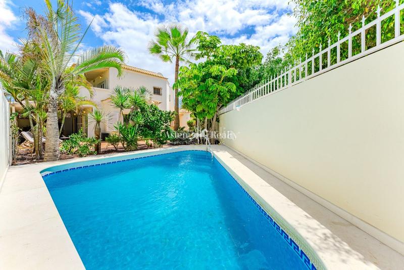 Foto 8845d7c8-475e-433d-959b-e978ccf6aa6f. Casa amb aparcament piscina a Los Cristianos Arona