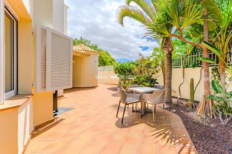 Foto cb4d3339-4c95-44b4-a2b1-30fbc5bb3268. Casa amb aparcament piscina a Los Cristianos Arona