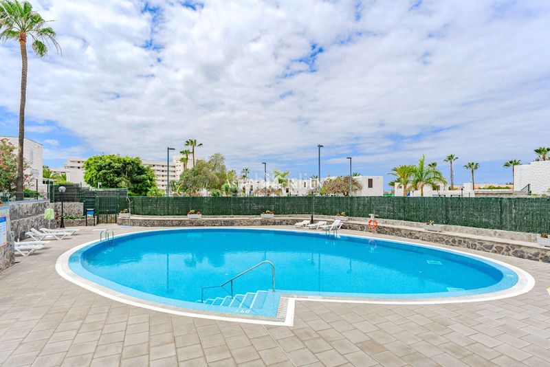 Foto 23e9c1ed-388a-4fc3-afe0-9e07593c2ce9. Àtic amb aparcament piscina a Playa de las Américas Adeje