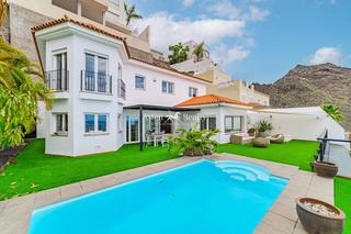 Casa a Urbanización Anaga. Villa con impresionante vista al mar en santa cruz capital