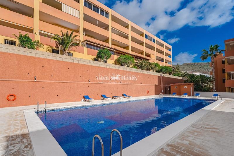 Foto 0539b327-dcd2-4d0f-ae11-1e8c08dd793b. Àtic amb aparcament piscina a Torviscas Centro y Alto Adeje