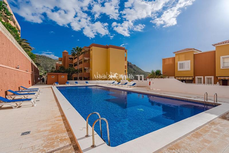 Foto f29ba868-5431-40d9-8360-232aad2605d2. Àtic amb aparcament piscina a Torviscas Centro y Alto Adeje