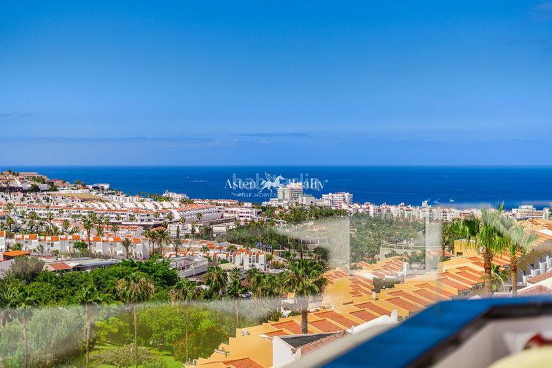 Foto 81e4e547-f9a0-4b8d-bbea-fc23c9178291. Casa adosada espléndido adosado de 3 habitaciones con vistas al mar en san eugenio moderno y totalmente reformado en Adeje