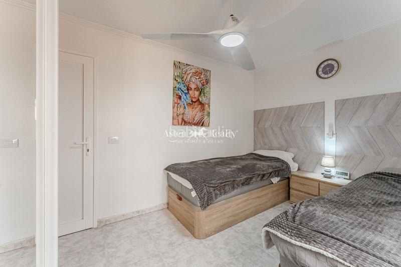 Foto e6588b45-9570-4fbc-a6d8-c94f94795fe6. Casa adosada espléndido adosado de 3 habitaciones con vistas al mar en san eugenio moderno y totalmente reformado en Adeje