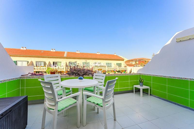 Foto 45fe8460-0730-4f37-9d4c-741f5032bc02. Duplex with parking pool in El Médano Granadilla de Abona