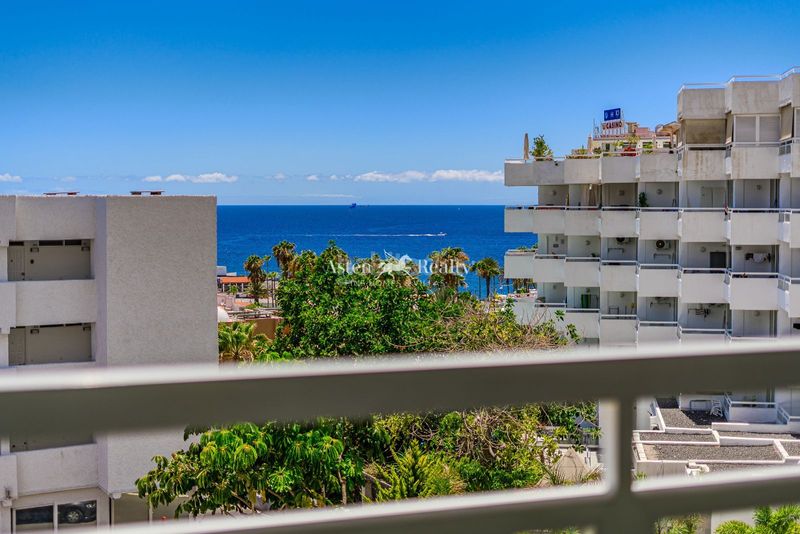 Foto 6af4300d-e336-456b-a1b5-06593614a43e. Apartament amb piscina a Playa de las Américas Adeje