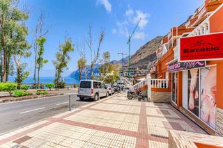 Local commercial  Jose gonzalez fortes. En acantilados de los gigantes