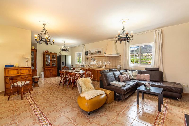 Foto 5b71f642-1961-465b-8ca0-0efc323b9359. Xalet amb calefacció piscina a Puerto de Santiago Santiago del Teide