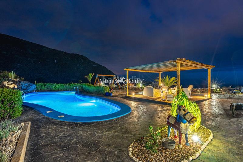 Foto 79d9c1e2-1093-43e3-a1c3-0ab221a3e01b. Xalet amb calefacció piscina a Puerto de Santiago Santiago del Teide