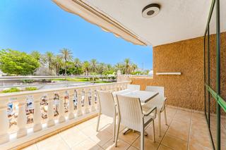 Appartement  Rafel puig lluvina. Apartamento reformado en primera línea de mar en parque las amér