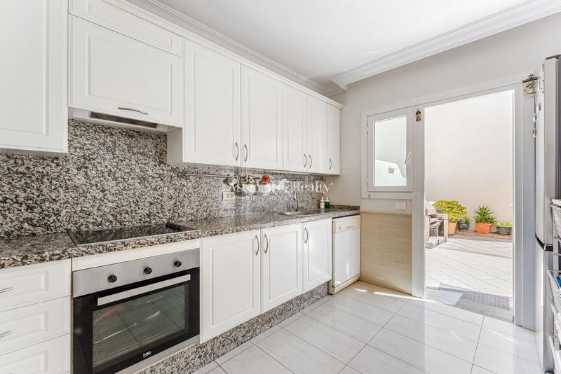 Foto 0f9d6aaa-bd82-4e33-b429-5a47f55e49fe. Reihenhaus mit parking in Chayofa Arona