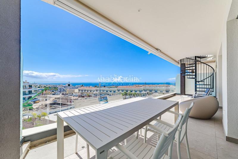 Foto 2c64231c-4479-41b0-a99c-f50fb0b40303. Attico con parcheggio piscina in Playa Fañabé Alto Adeje