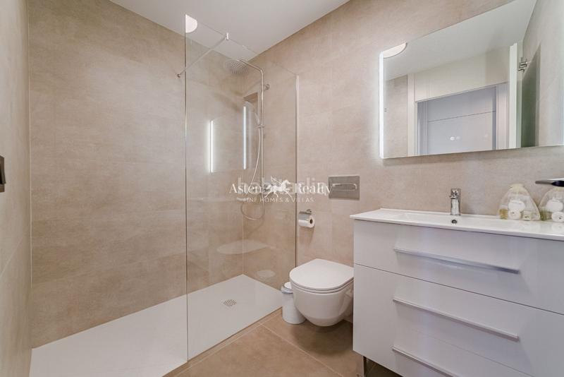 Foto a4ccdbb1-e8c4-423f-b30f-2ce49587bc35. Attico con parcheggio piscina in Playa Fañabé Alto Adeje