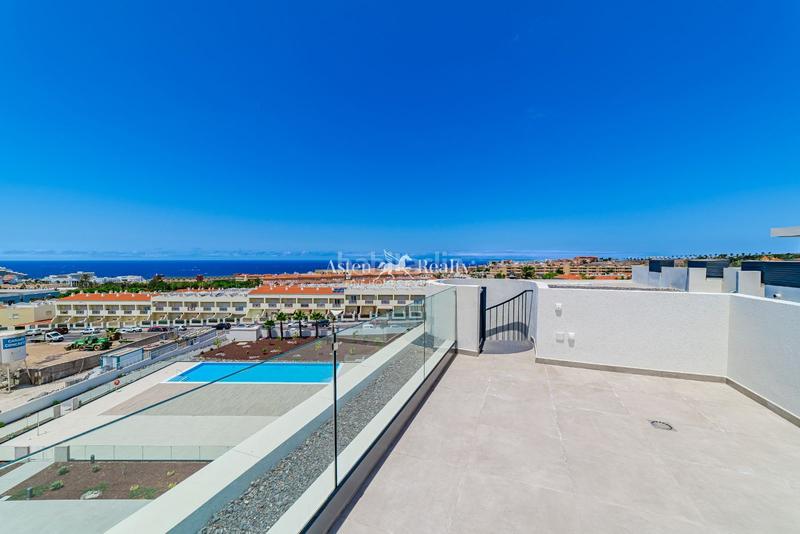 Foto b09e2e67-720a-4c86-9e18-692b1f14fa55. Attico con parcheggio piscina in Playa Fañabé Alto Adeje