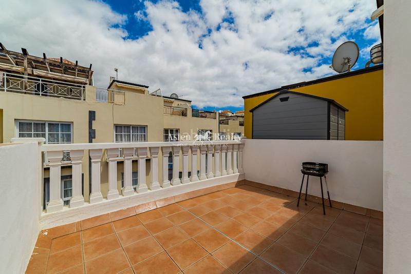 Foto ca5f96d7-5e47-474f-be21-82b9ef98d774. Ático atico triplex de 2 dormitorios y 2 baños con vista panoramica al mar, callao salvaje en Adeje