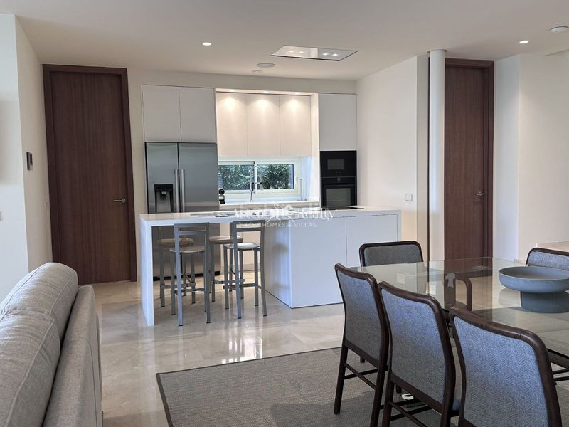 Foto 154929f0-196e-40d4-b25d-131be03bd11c. Casa amb calefacció aparcament piscina a Playa de las Américas Arona