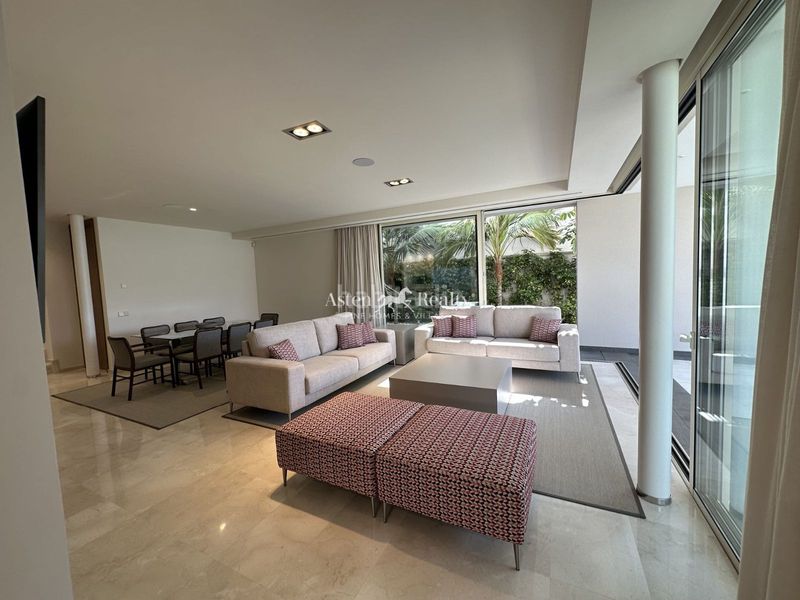 Foto dc09df49-8cbd-45a4-a50d-7a5414cdc5de. Casa amb calefacció aparcament piscina a Playa de las Américas Arona