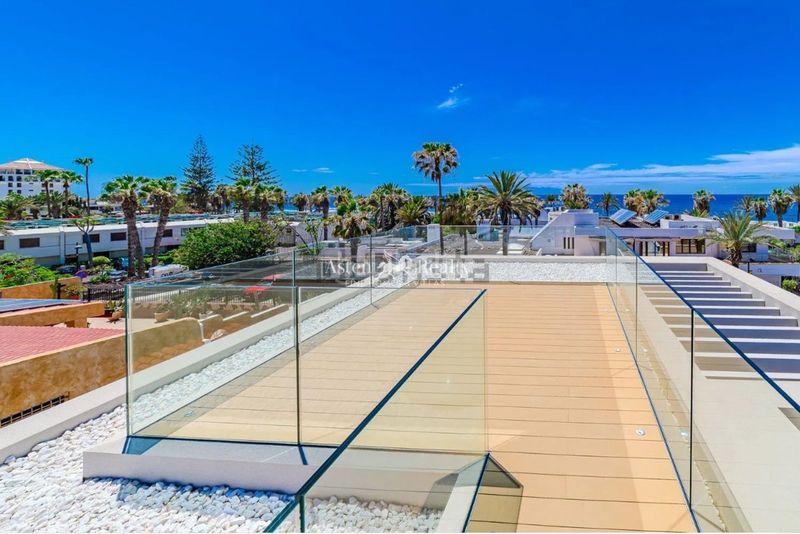 Foto f4138101-f9f9-4821-8993-db25e46aa053. Casa amb calefacció aparcament piscina a Playa de las Américas Arona