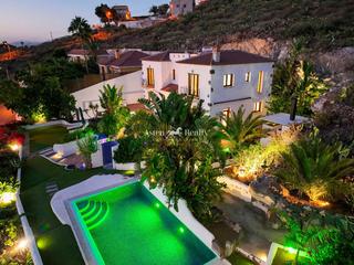 Casa  Virgen del rosario. Exclusiva villa de lujo con piscina climatizada, jardín y vistas