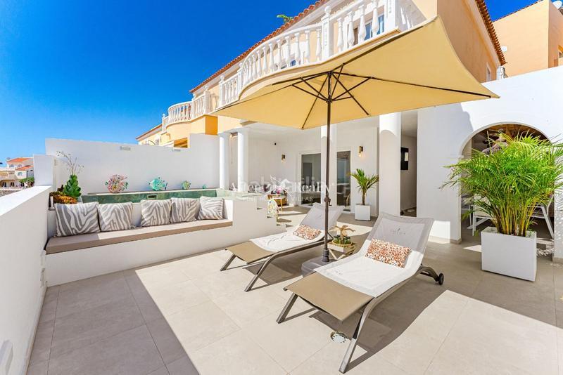 Foto 633e30d1-b34e-40be-b4ae-d692c69b90ea. Casa con parcheggio piscina in Callao Salvaje - Playa Paraíso Adeje