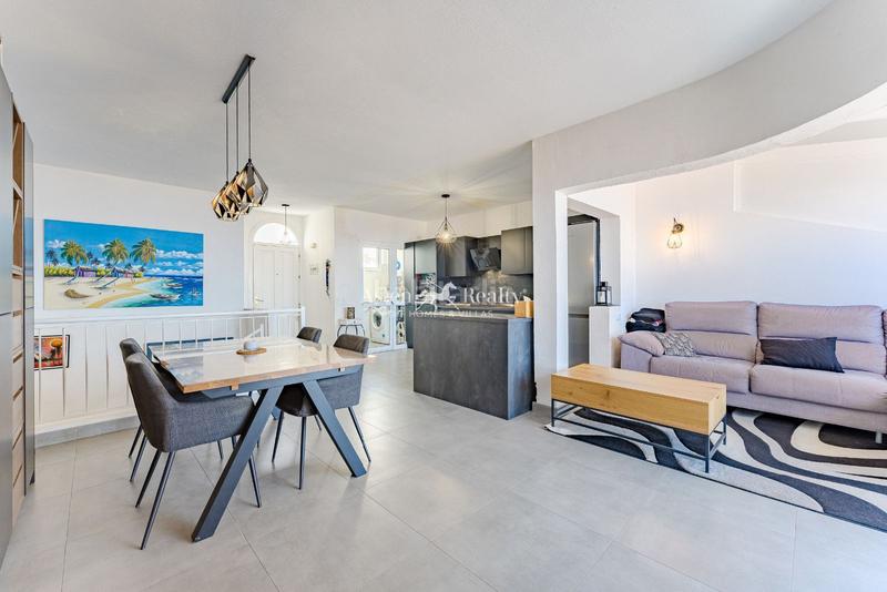 Foto 8b0e950e-fdd7-4f4f-9c7b-2102d9ac2f59. Casa adossada amb aparcament a Armeñime - Las Moraditas - Las Cancelas Adeje