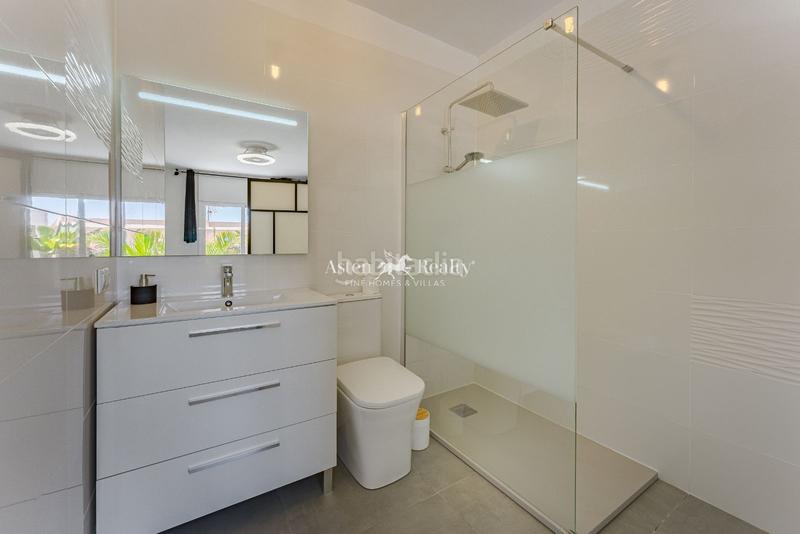 Foto b126b0ad-50bc-44af-a99f-0ed76df97ad9. Casa adossada amb aparcament a Armeñime - Las Moraditas - Las Cancelas Adeje