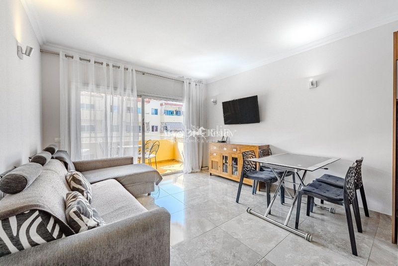 Foto 4a8e429c-720c-4c10-bd4a-82453aa6e62f. Apartament amb piscina a Los Cristianos Arona