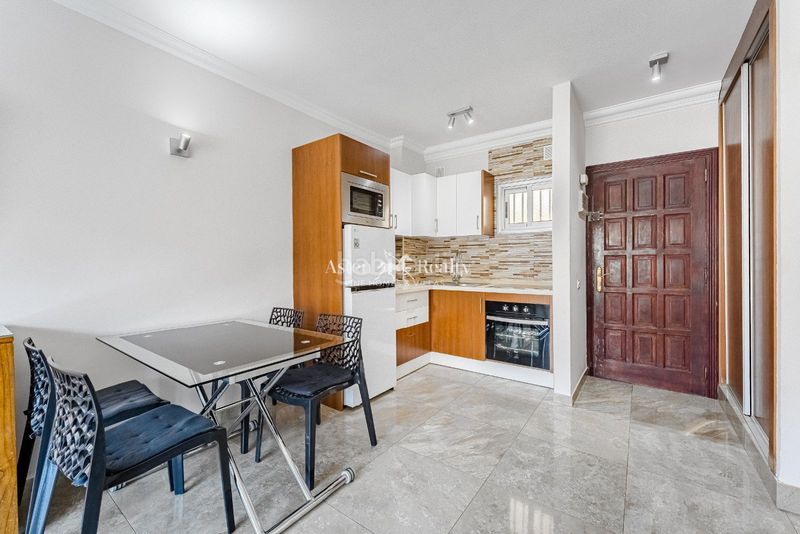 Foto 56adeeb1-e67d-45b1-9e95-8d770faddf89. Apartament amb piscina a Los Cristianos Arona